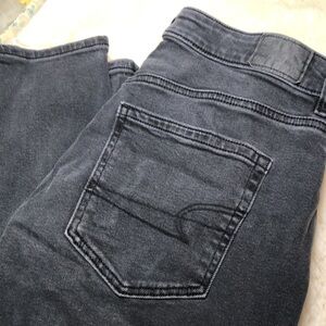 AE Size 8 *32 length* skinnies